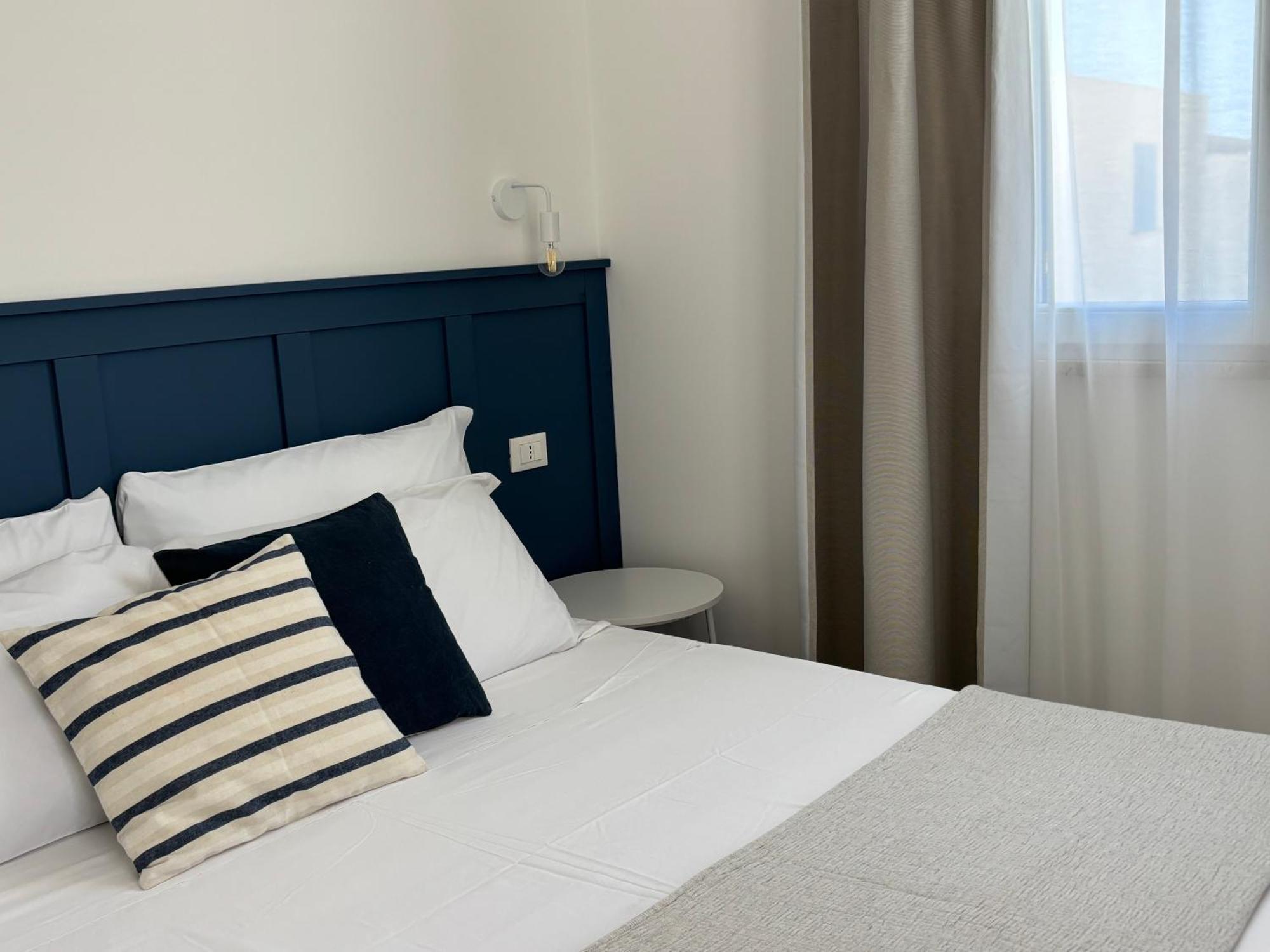 Cala Azzurra Macari Bed And Breakfast And Holidays House Rom bilde